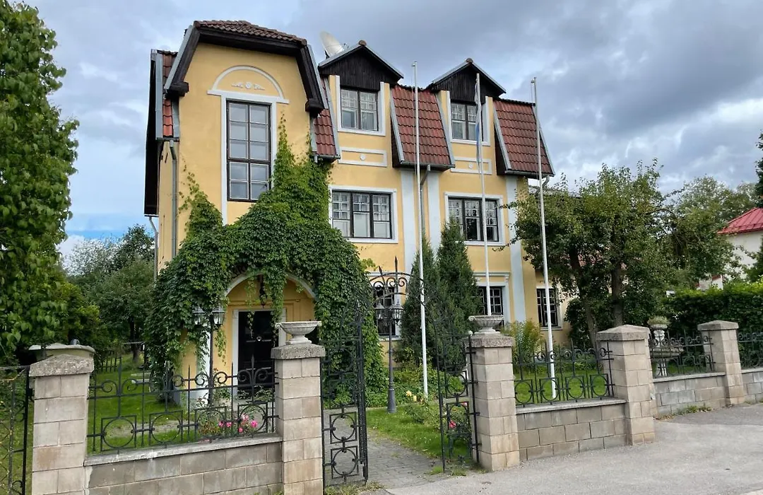 Vikerkaare Villa-1